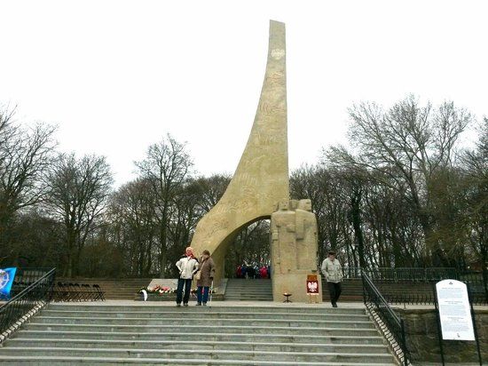 Pomnik Zaślubin Polski z Morzem w Kołobrzegu